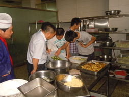 餐饮中心联合伙管会开展食品卫生安全检查，全面提升餐饮安全管理水平